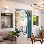 Hotel Elle &