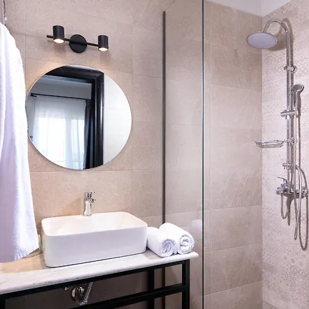 Elle & 호텔 Paralía