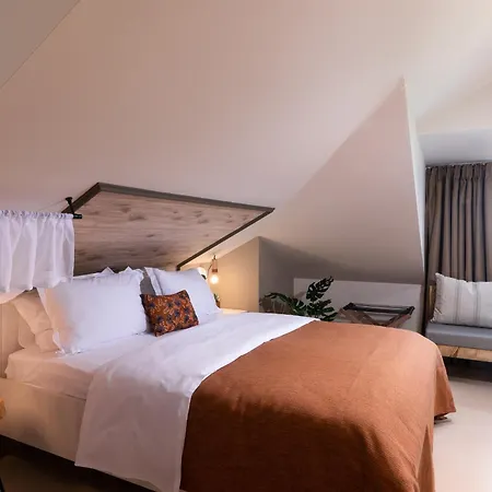 Elle & 호텔 Paralía