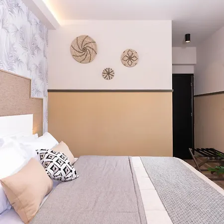 Elle & 호텔 Paralía