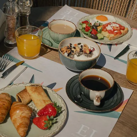 Hotel Elle &