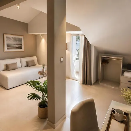 Hotel Elle &