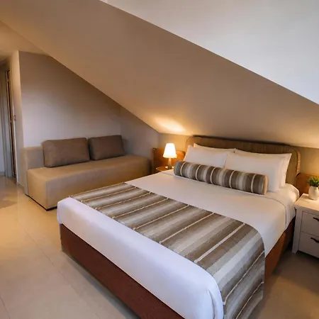 Hotel Elle & Paralía