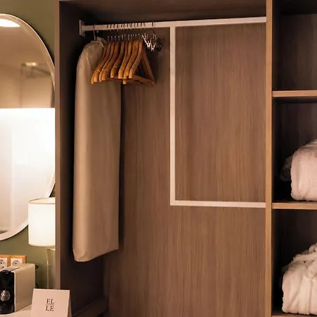 Hotel Elle & *